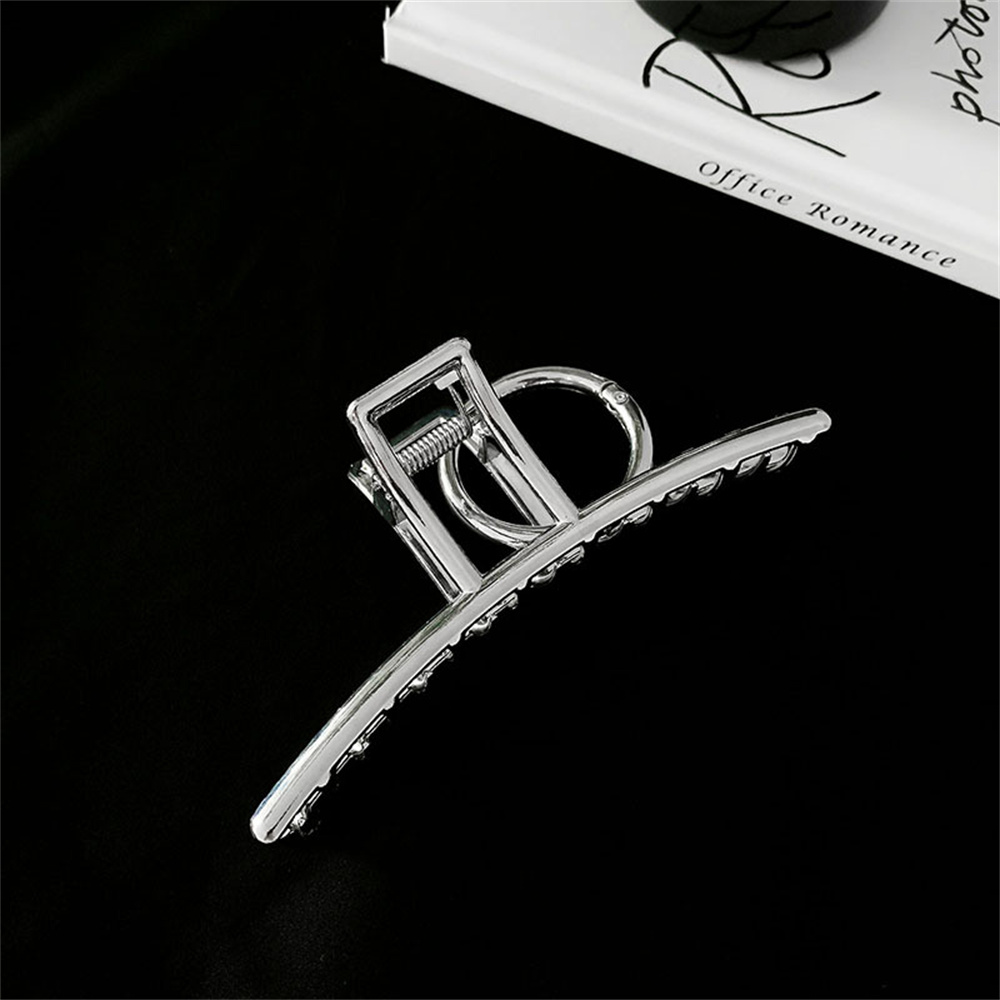 مشبك شعر معدني فضي كبير بتصميم - مراجعة Hair Clip Claw Large وسعره